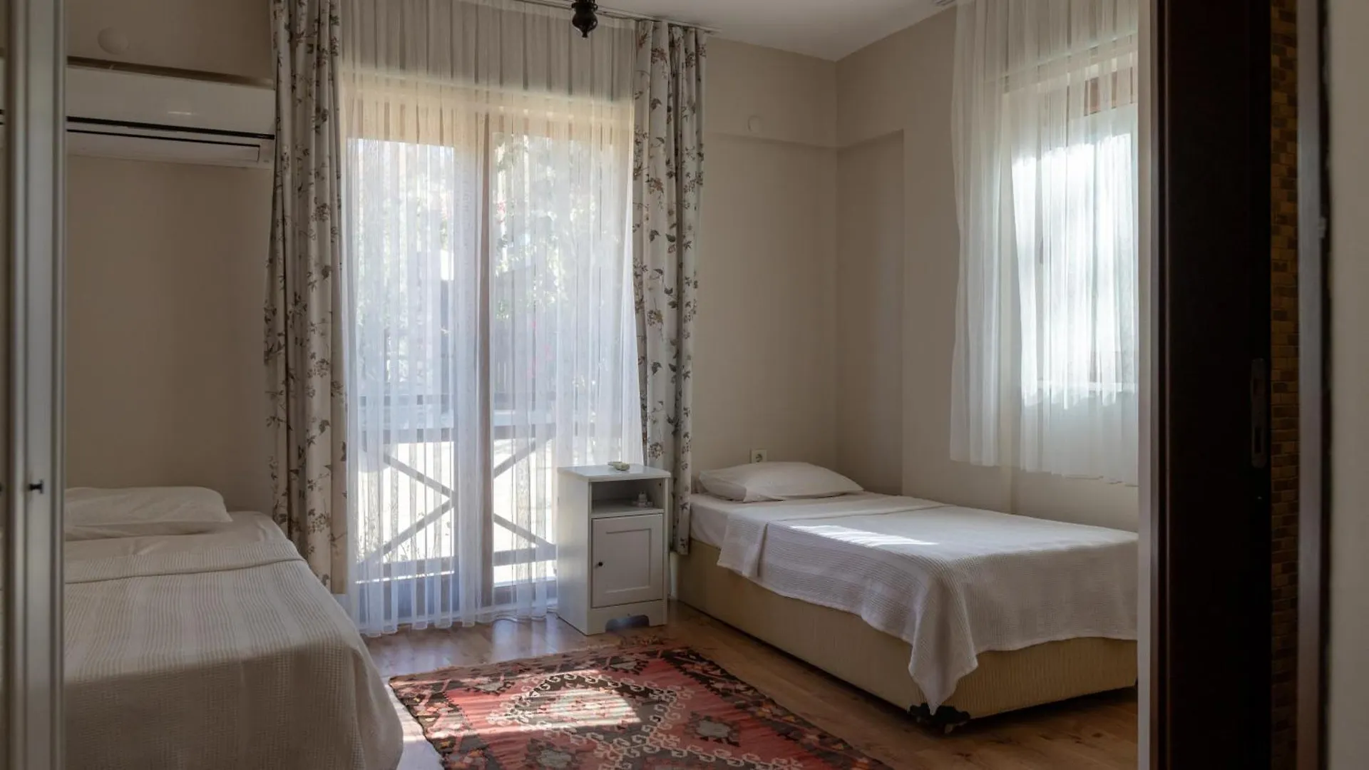 Almond Tatil Evi Μαρμαρίς