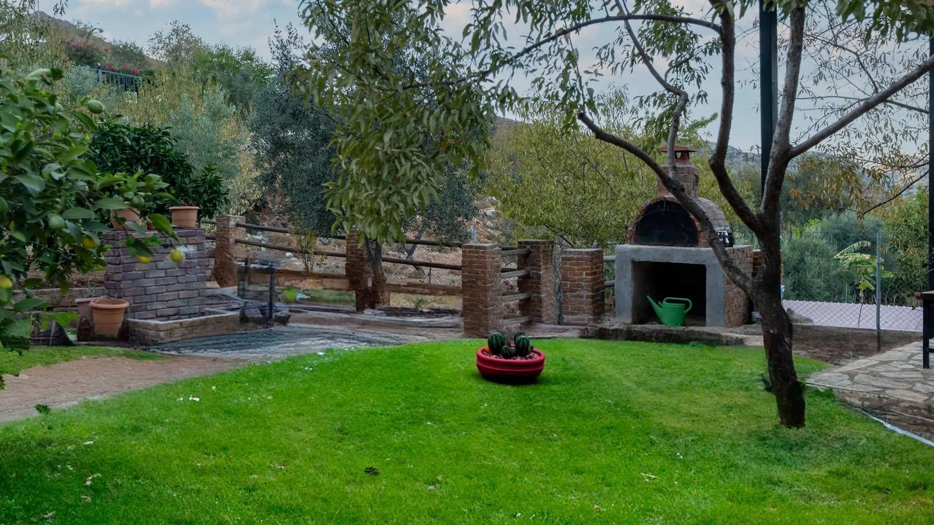 Almond Tatil Evi Μαρμαρίς